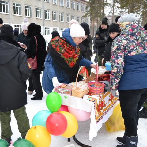 Первая благотворительная ярмарка в Северском кадетском корпусе